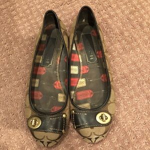 Coach flats